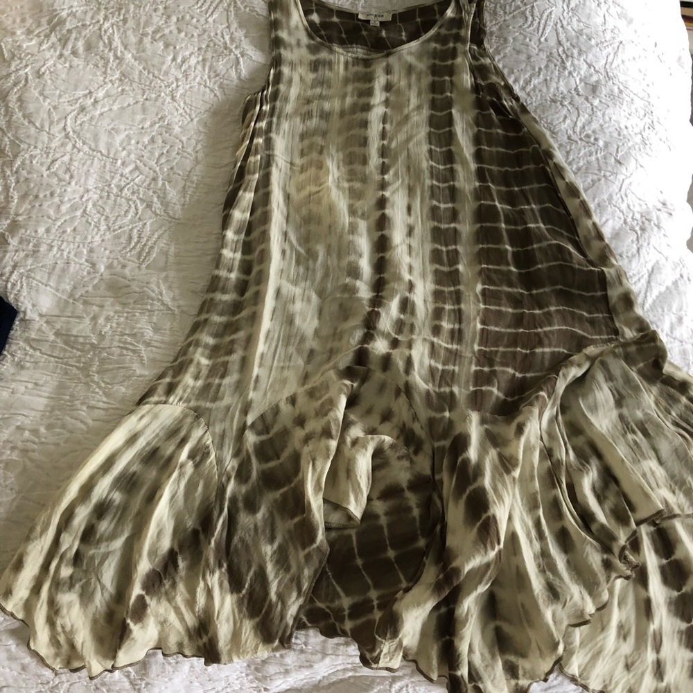 Beautiful dress with asymmetrical hem